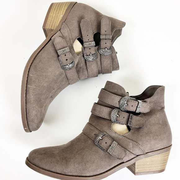 True Craft Vegan Suede Bootie 9.5 - Picture 1 of 6
